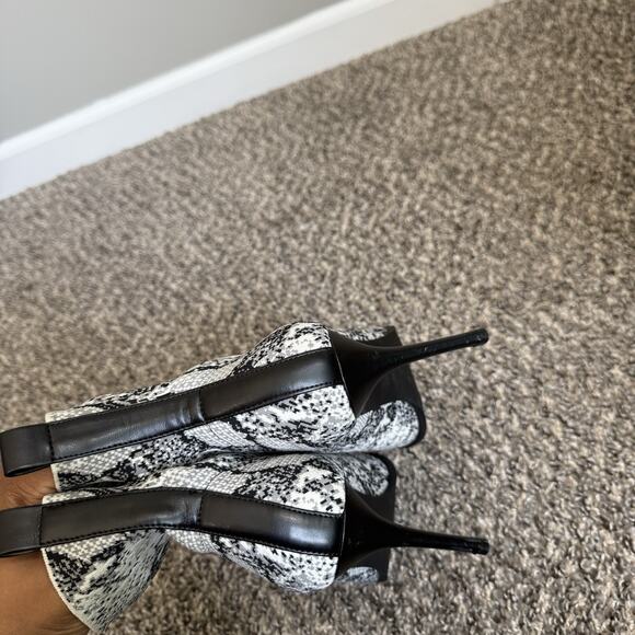 Steve Madden Sock Boots Ender Knit Stretch Pointed Boot Size 7 Gray White Black - Picture 6 of 9